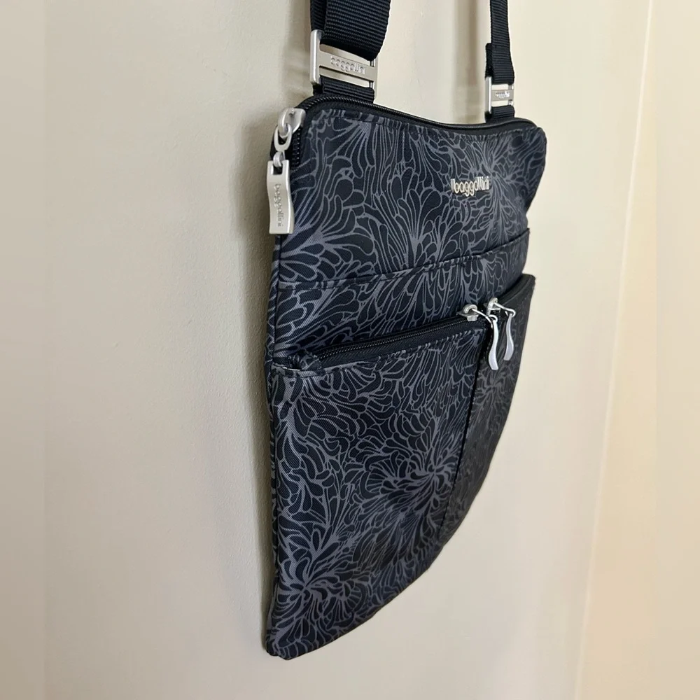 Baggallini Horizon Crossbody Bags for Women 10x10.5 Lightweight Water-Resistant - Picture 3 of 10